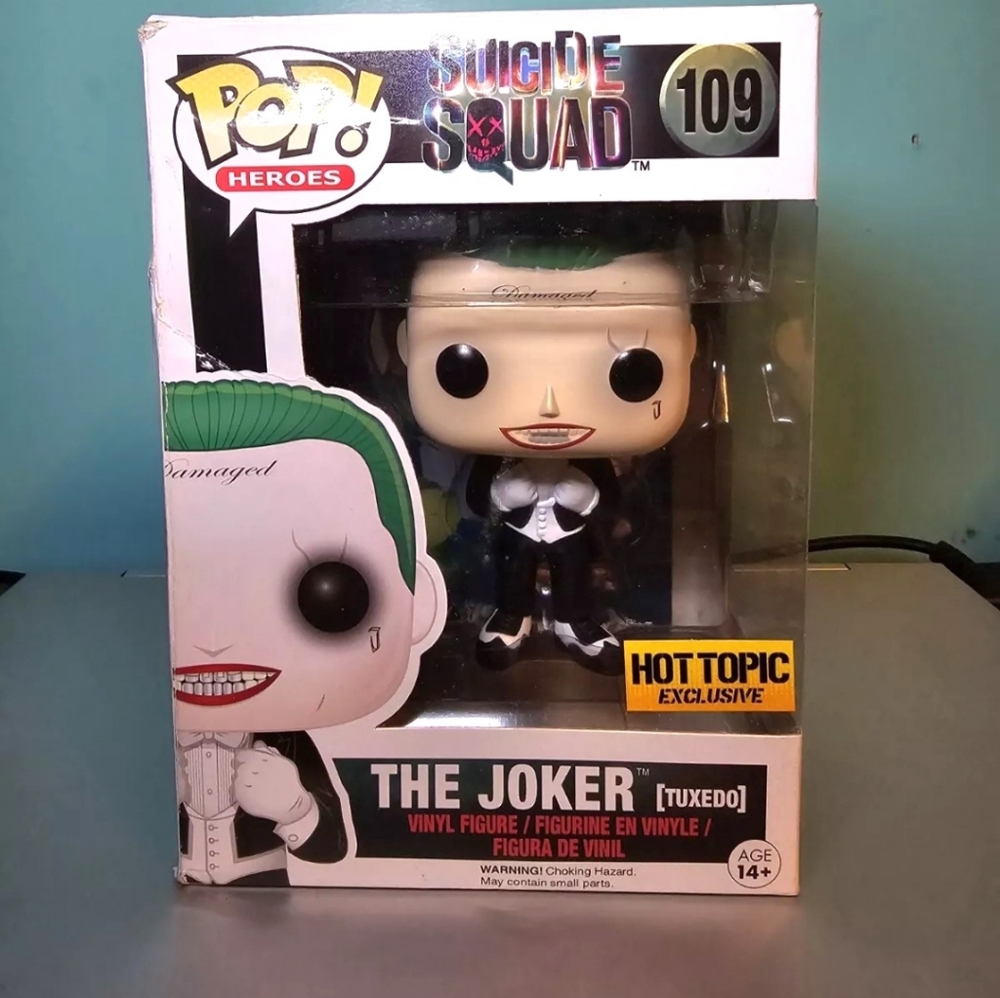 Funko POP Suicide Squad 109 Hot Topic Exclusive The Joker Tuxedo Vinyl Figure